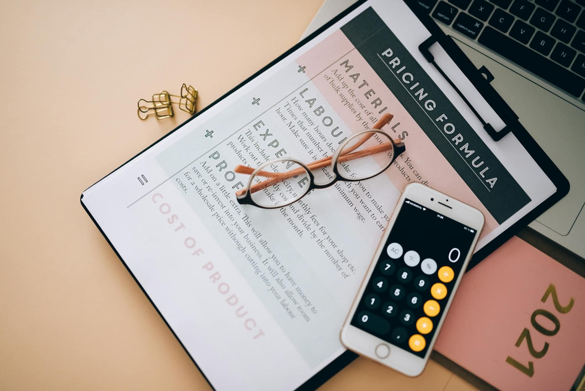Benchmark Pricing Strategy for SaaS: Five Frameworks and When to Use