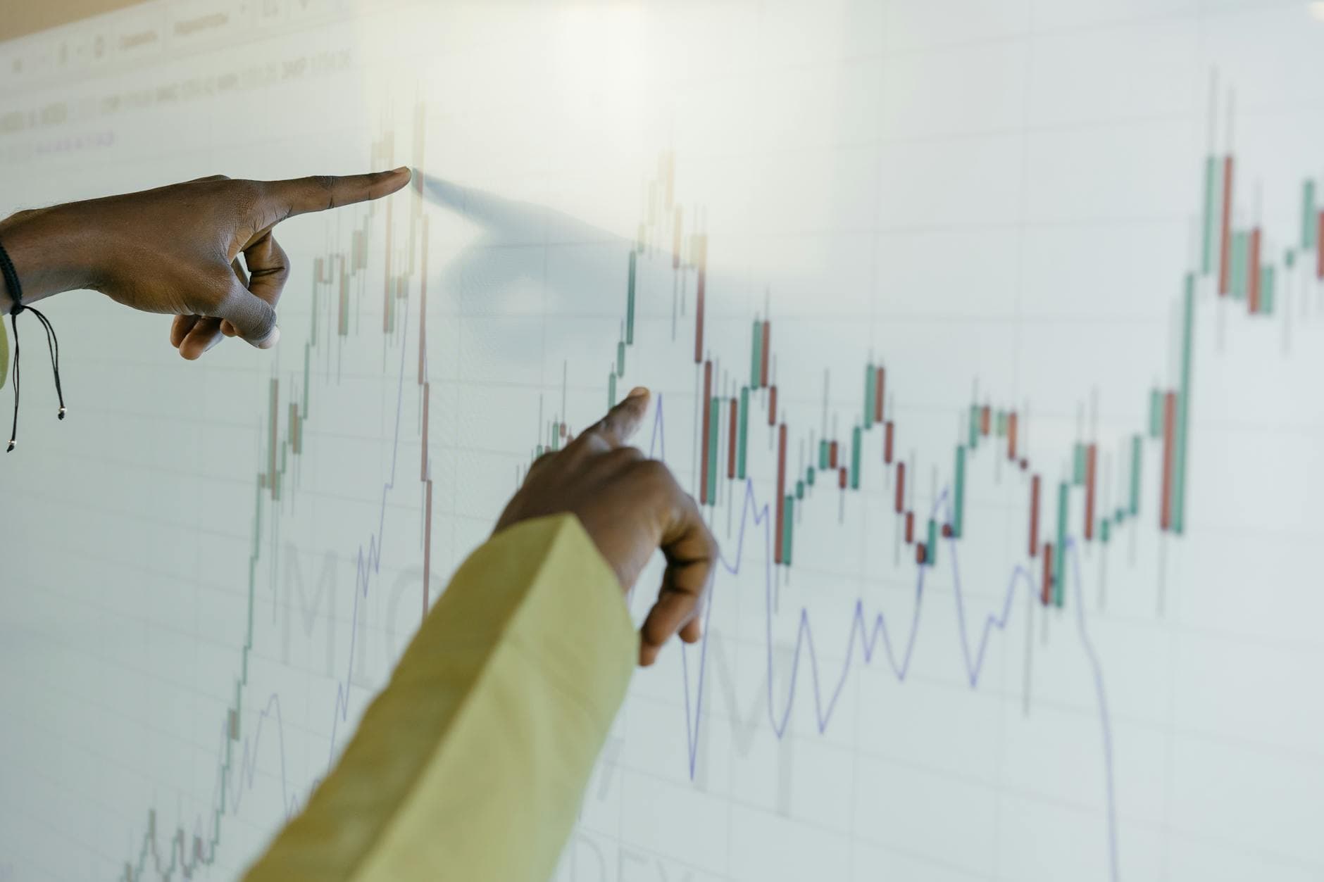 Chartered vs. Traditionele Venture Funds: Belangrijkste Verschillen en Overeenkomsten