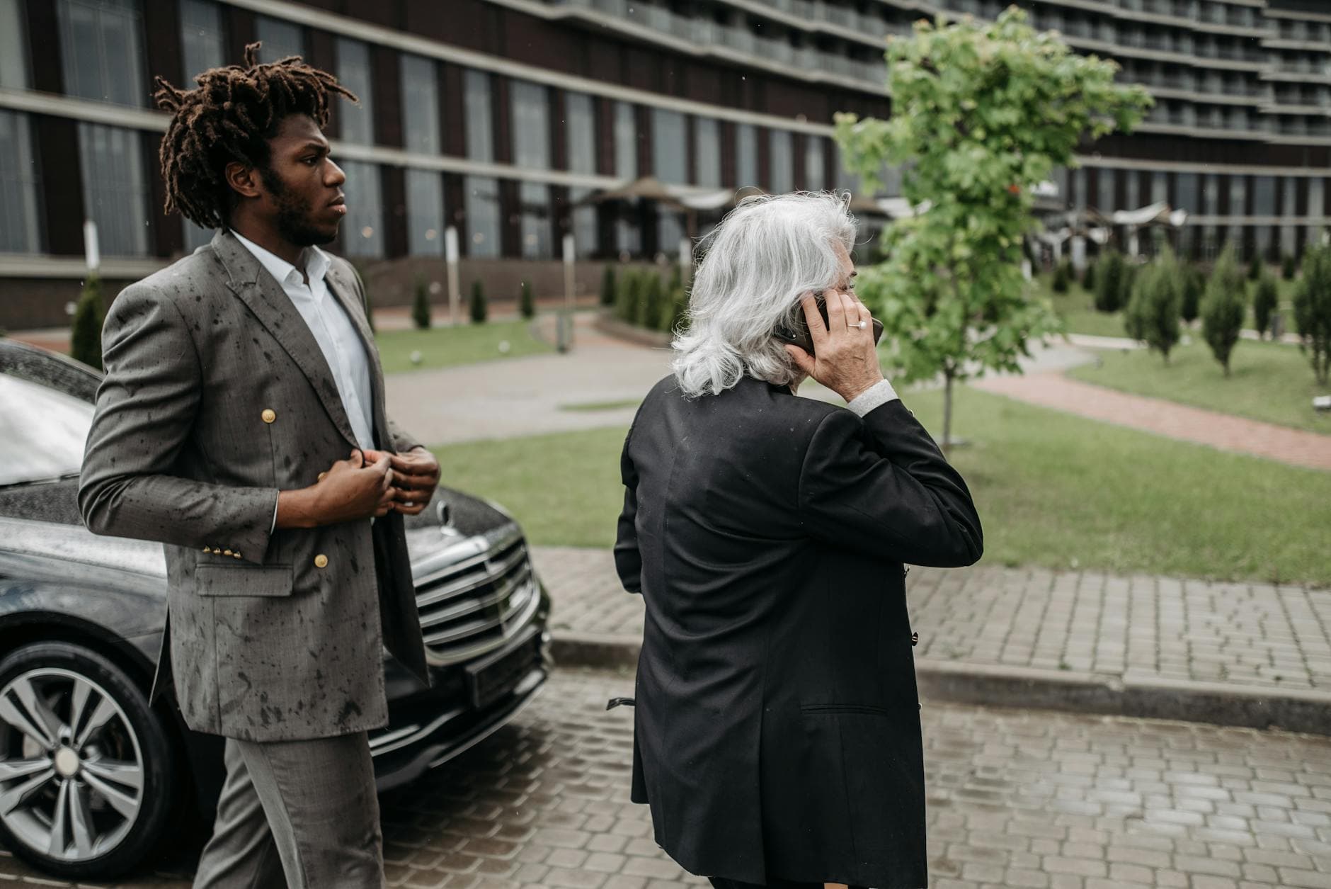 Vind, Onderzoek en Huur de Beste Product Managers - Een Praktische Gids voor Superieur Product Leiderschap