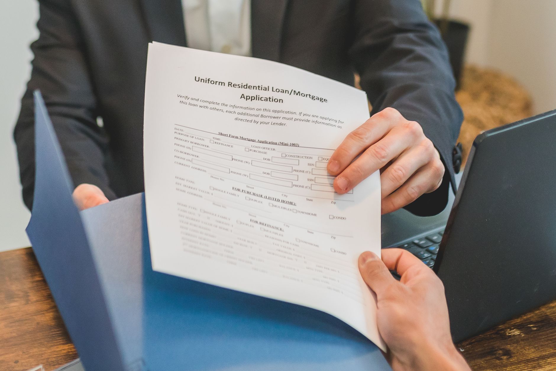 Signing a loan facility to fund a SaaS acquisition without equity