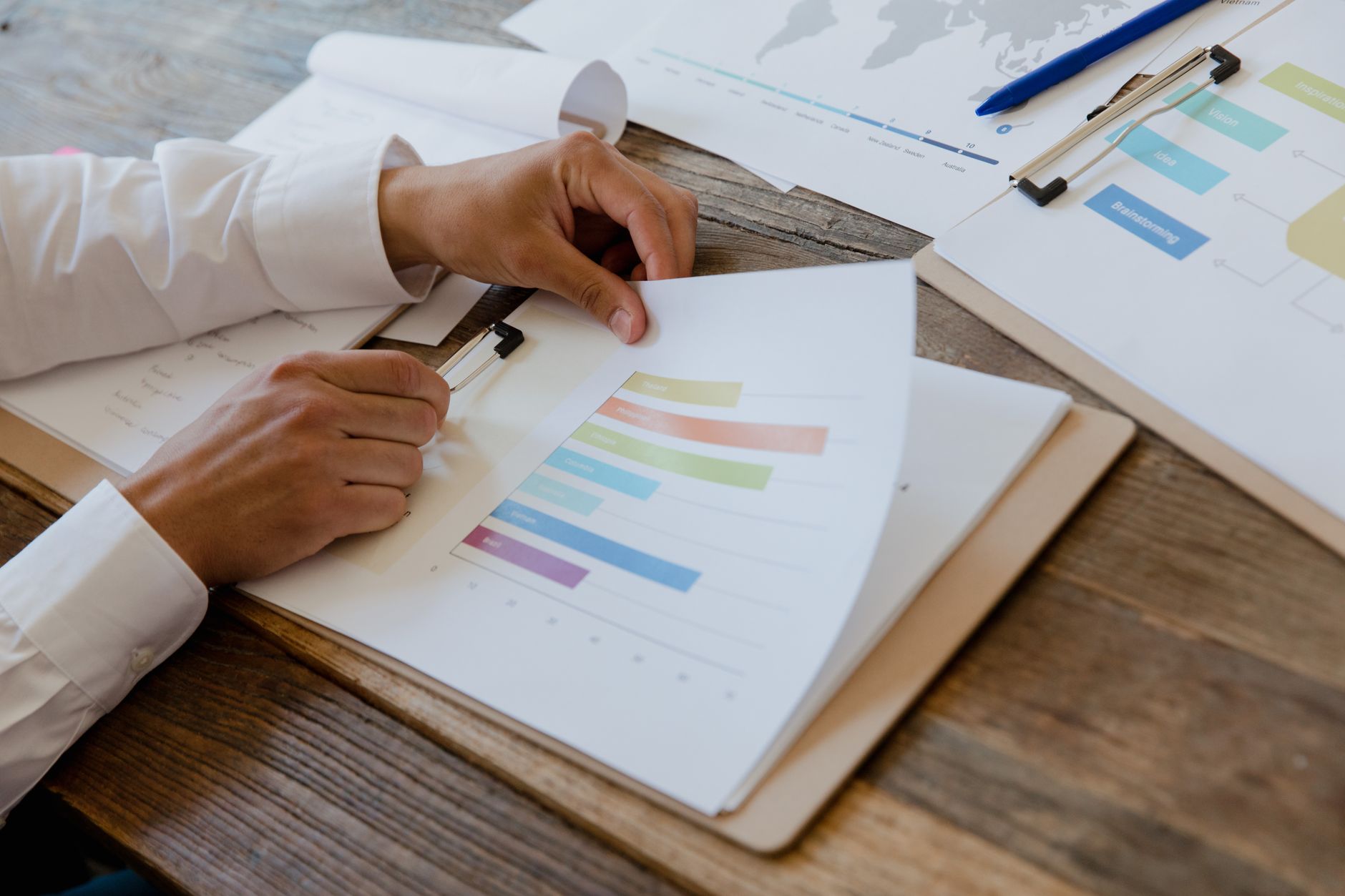 Reviewing financial report metrics that shape venture debt capacity