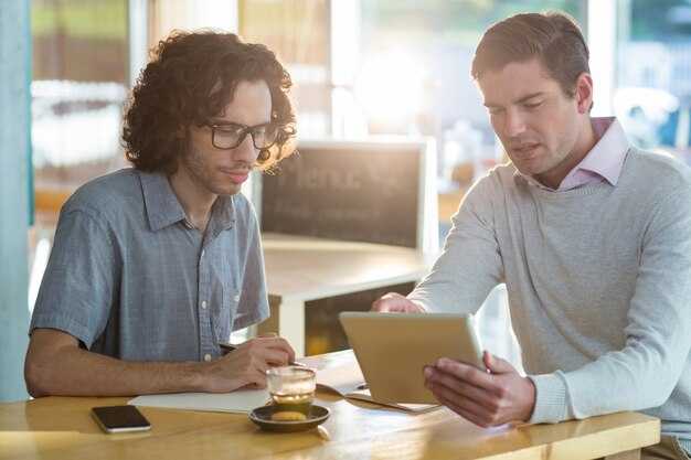 Frame the problem clearly: craft a one-sentence problem statement with 2 quantitative indicators