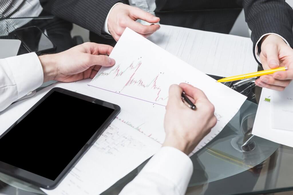 Chartered vs. Traditional Venture Funds: Key Differences and Similarities